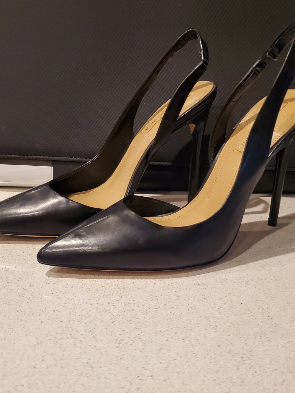 Like new! BCBGMaxAzria Slingback Stiletto Heels. Size 8